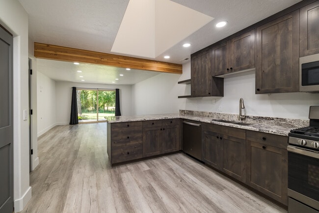 Photo - 329 E Pueblo Ct