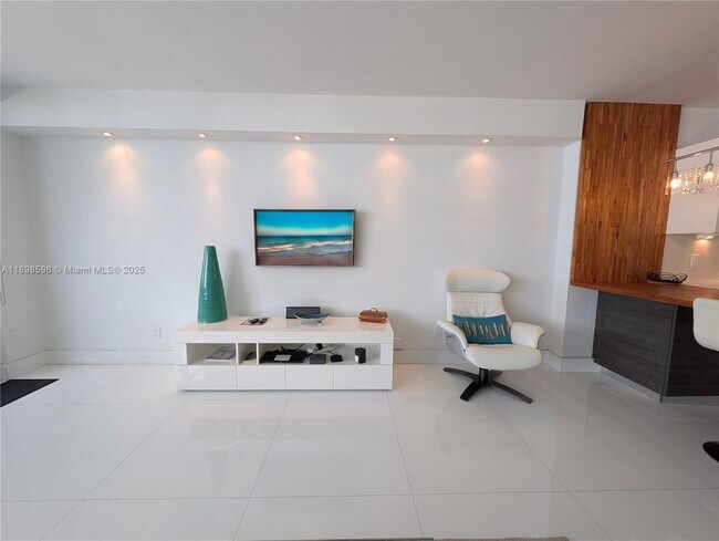 Photo - 100 Lincoln Rd Unidad 1008