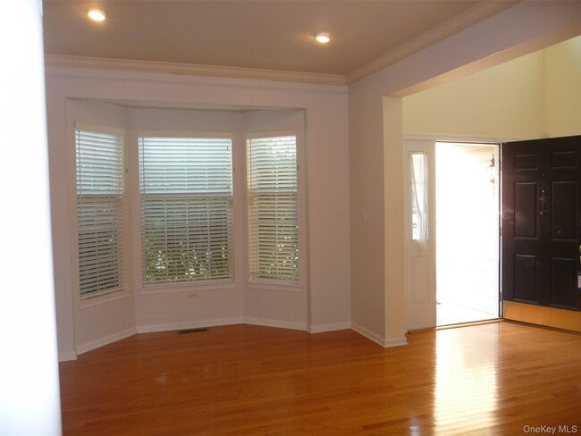 Photo - 220 Roosevelt Dr