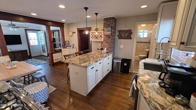 Photo - 318 18th Ave