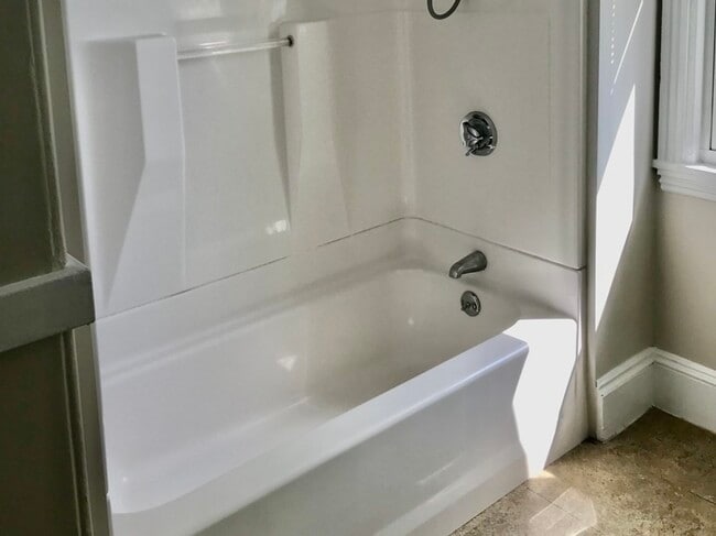 9 Arlington St Unit 2