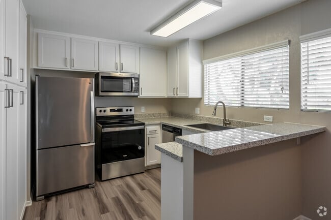 1BR, 1BA - 760SF