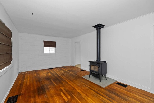 Photo - Spacious Single-Family Home with Versatile Living Spaces