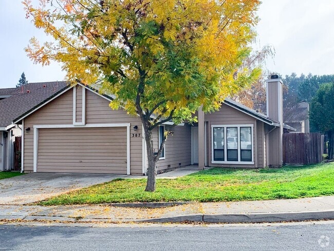 Building Photo - Charming 3 Bedroom 2 Bath Home in the Pock...