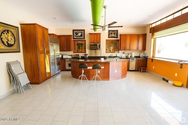 Building Photo - 8433 E Cactus Rd Rental