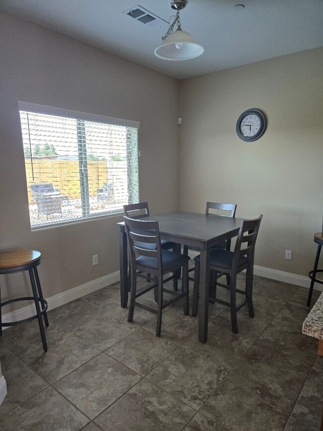 Photo - 1145 E Seeger Ave
