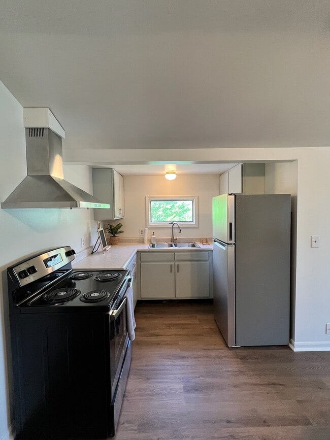 Photo - 623 Mill St