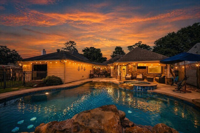 Photo - 16131 Castlegrove Ct