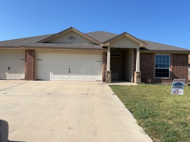 Building Photo - 2604 Tarrant County Dr