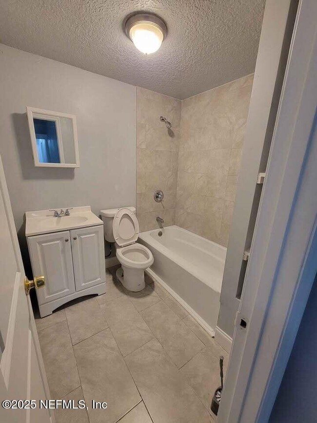 Photo - 1515 W 2nd St