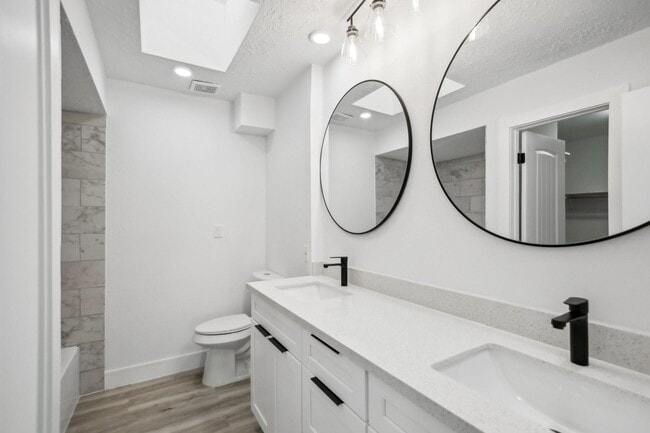 Building Photo - 11615 Henley Dr