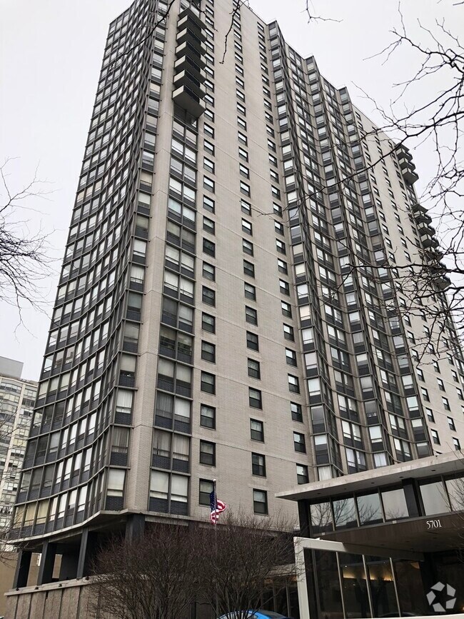 Building Photo - 5701 N Sheridan Rd Unit 29D Rental