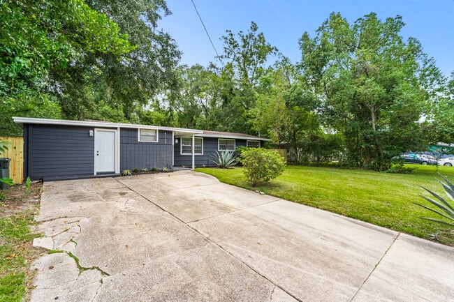 4105 Macgregor Dr