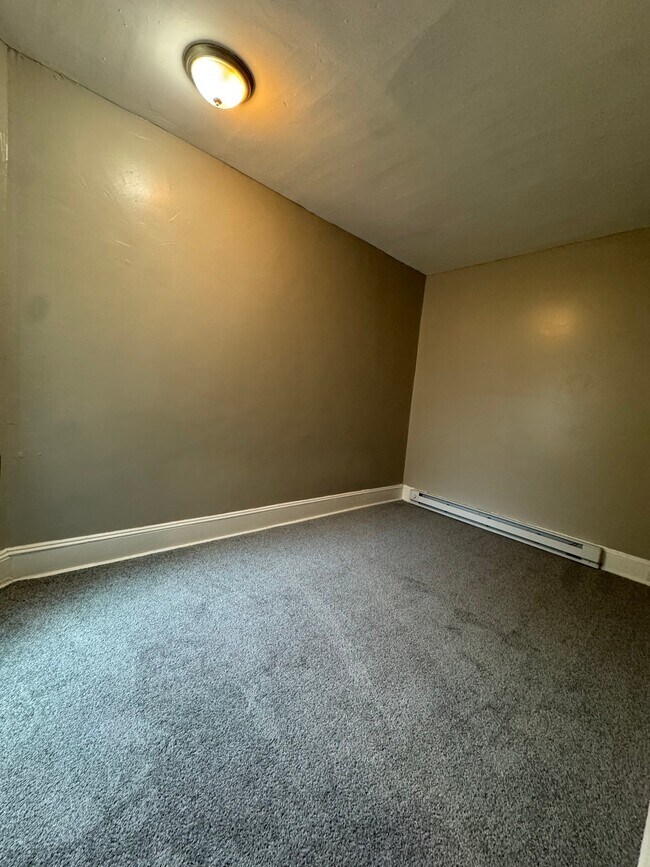 8XX S Alden St