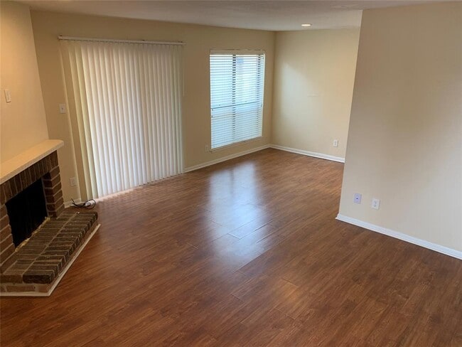 Building Photo - 16111 Aspenglenn Dr Unit 312 Rental