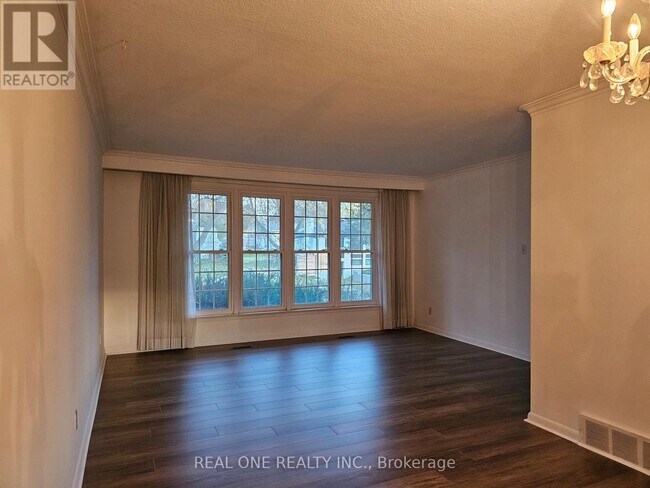 Photo - 6 Fairhill Crescent