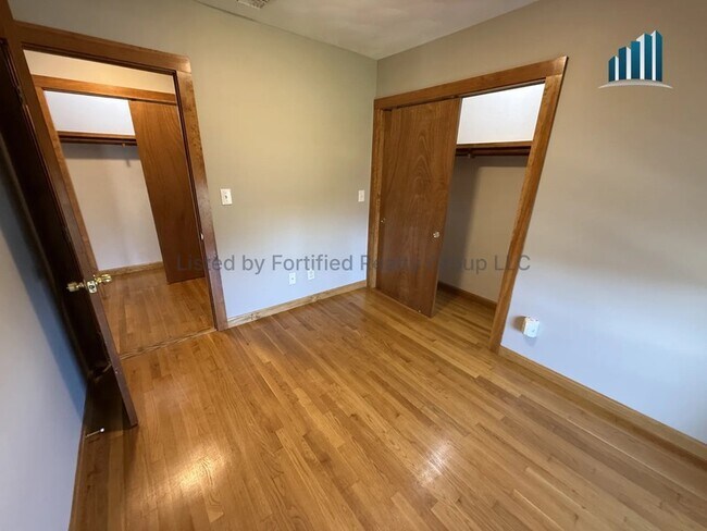 Photo - 132 Hall St Unit 3