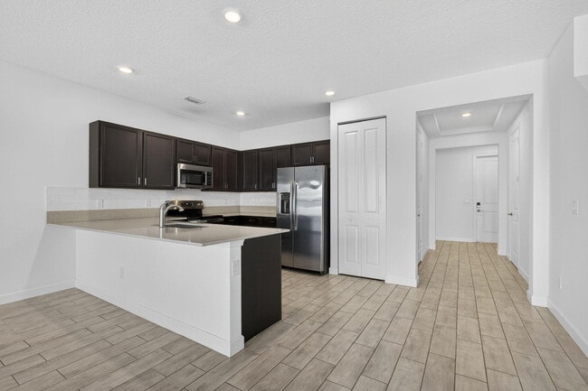 Photo - 4408 Hemlock Dr