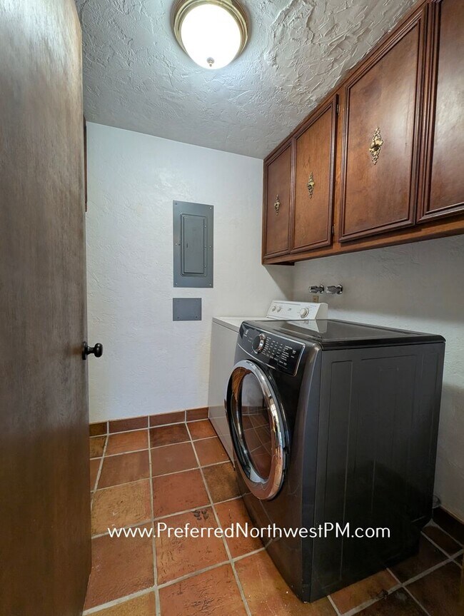 Photo - Lake Front Townhouse in Lowell OR