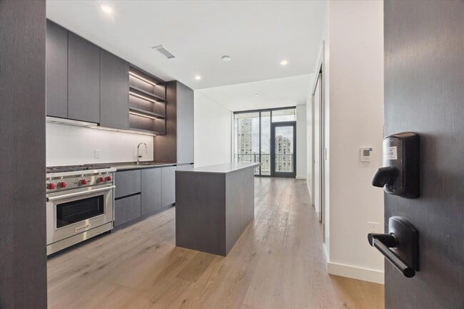 Building Photo - 610 Davis St Unit 2409 Rental