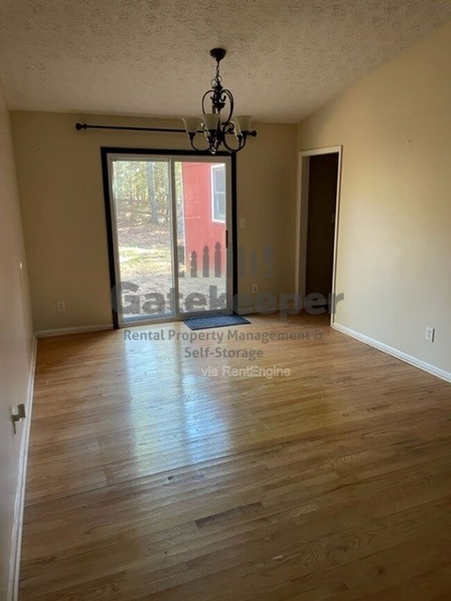 Photo - 468 Davis Rd