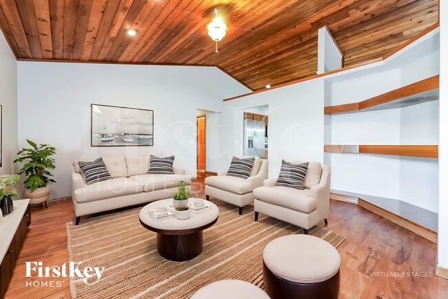 Photo - 878 Daffodil Dr