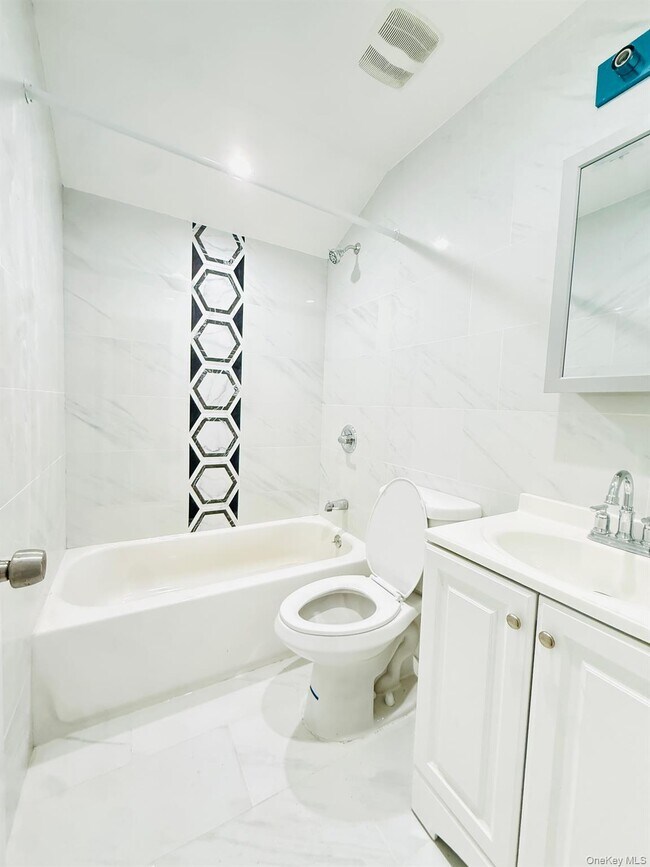 Photo - 139-20 Lakewood Ave Unit 2F