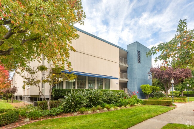Leasing Office