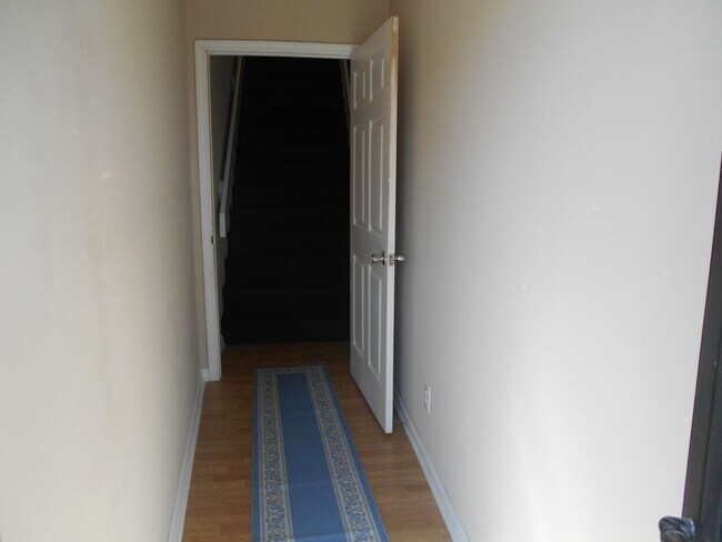 Photo - Second floor 1 bedroom, 1 bath suite in great location Unit 901-B