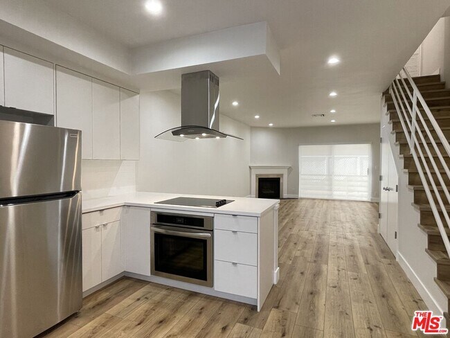 Photo - 11738 Mayfield Ave Unit 114