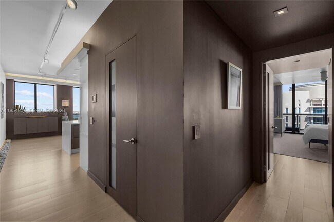 Photo - 5875 Collins Ave Unit PH-7