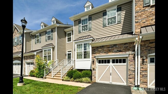 Photo - 202 Downey Ln
