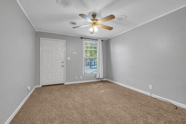 Photo - Condo in the Heart of Sango. Super Easy Ac...