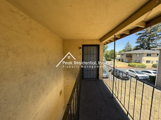 Photo - 4536 Ashcroft Ave Unit #3