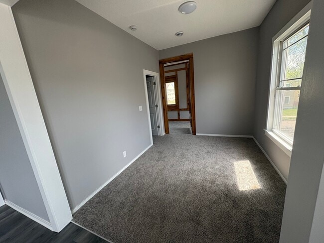 Photo - 1239 Knox Ave N