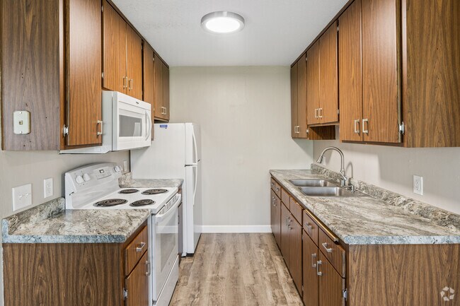2BR, 1BA - 900SF - Kitchen