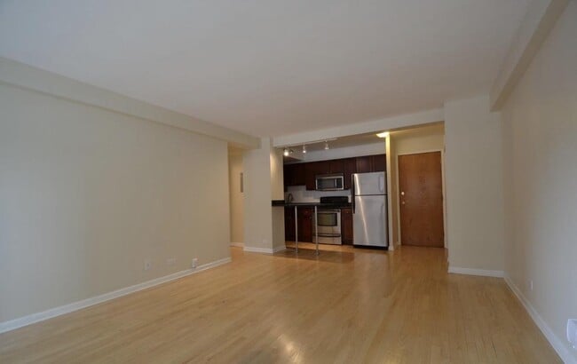 Photo - 4180 N Marine Dr Unit 201