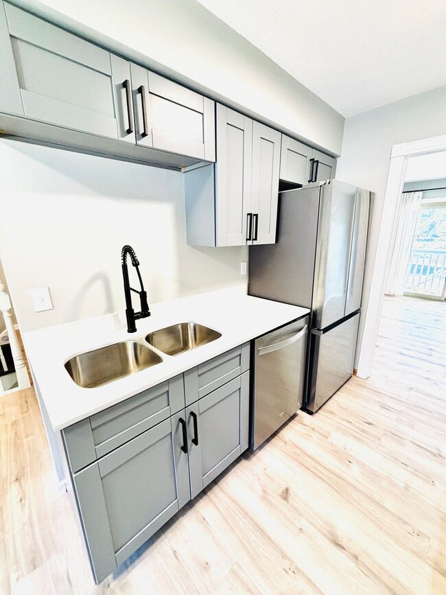 Photo - Newly Updated In Prime Apple Valley Neighborhood