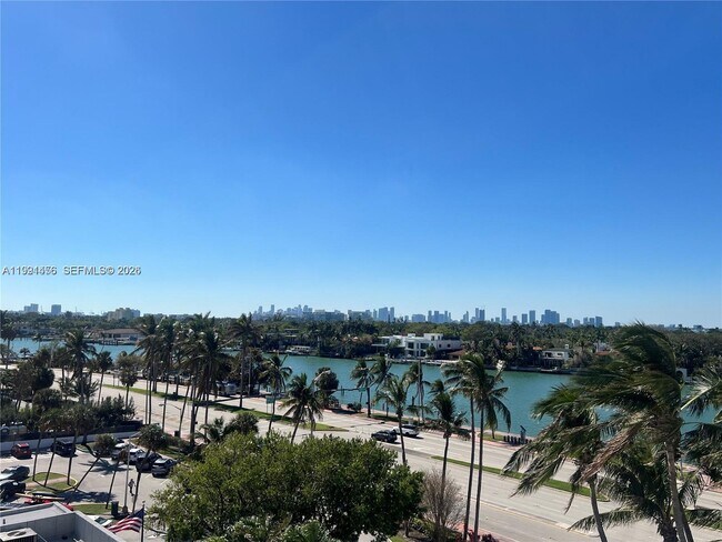 5313 Collins Ave Unit 704