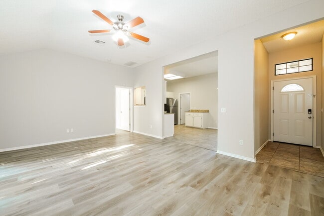 Photo - 324 Marrgate Dr