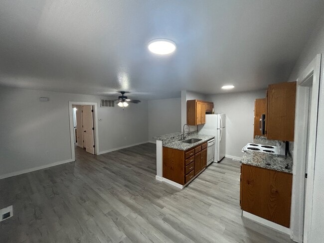 Photo - 723 N Vinita Ave