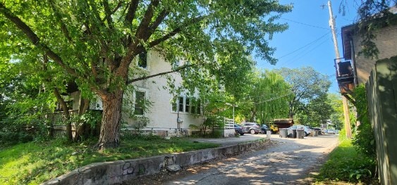 Photo - 214 W 24th St