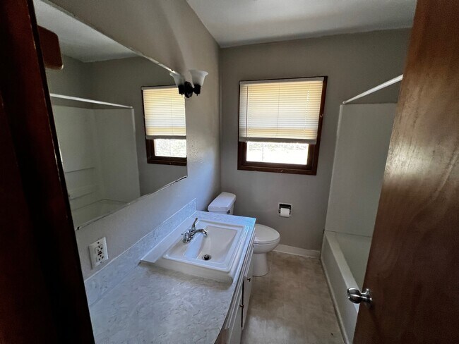 Photo - 1330 Delta Dr