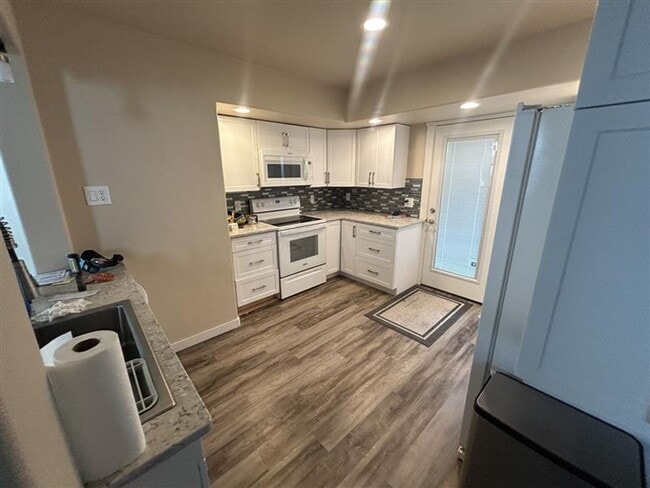 Photo - 211 Baker St Unidad 211 Baker St