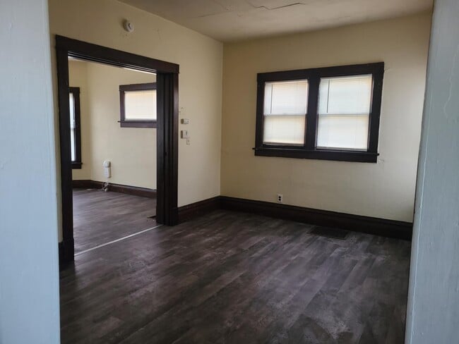 Photo - 719 W 5th St