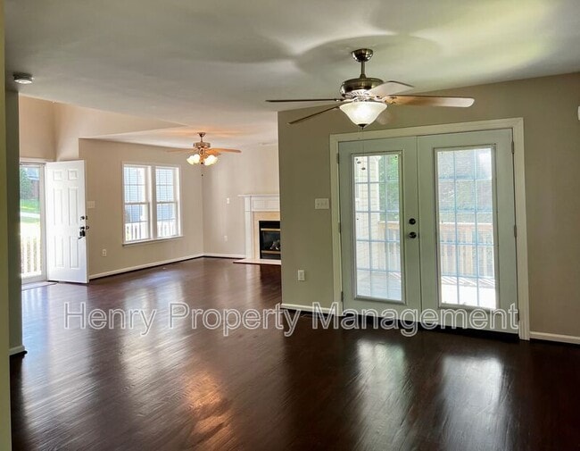 Photo - 104 Back Woods Cir
