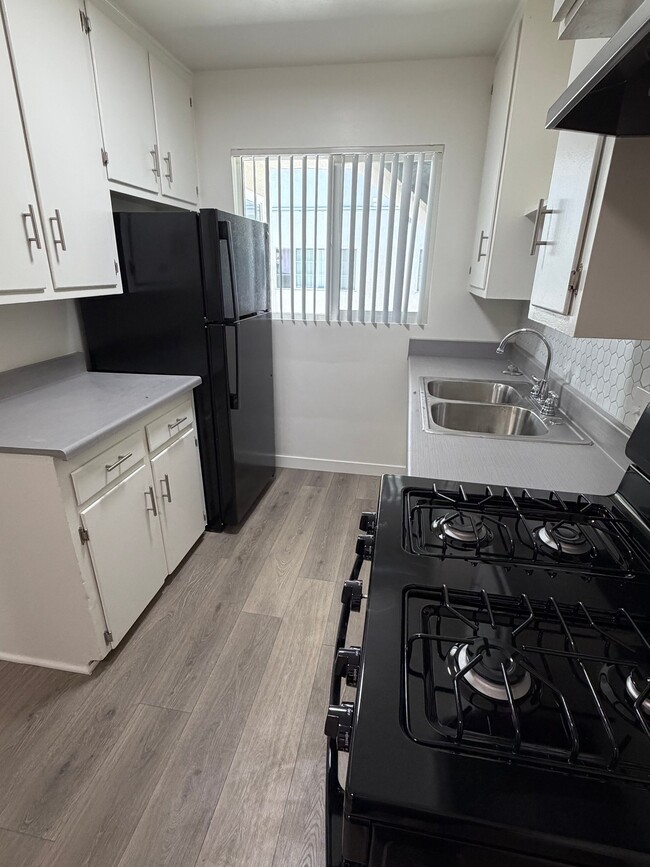 6932 Woodley Ave Unit 6