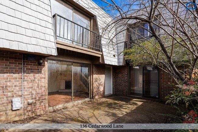 Photo - 136 Cedarwood Ln