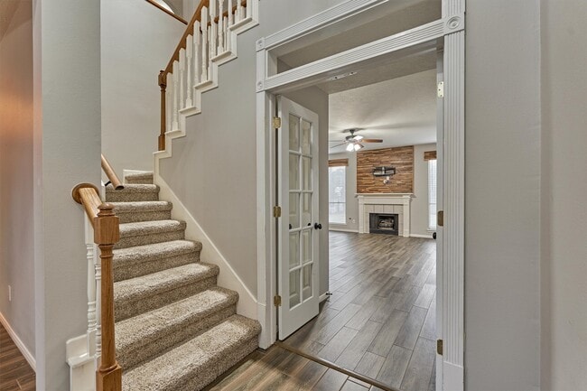 Photo - 1618 Calmar Dr