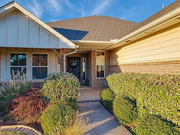 Building Photo - 9901 NW 143rd St